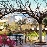 Gerard Hotel *