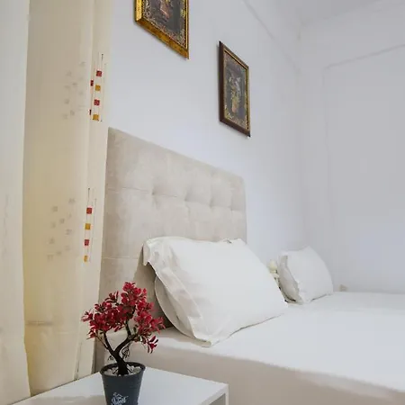 Отель Gerard