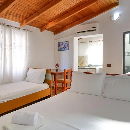 Gerard Apartment