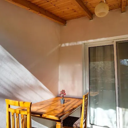 Gerard Apartment Ksamil