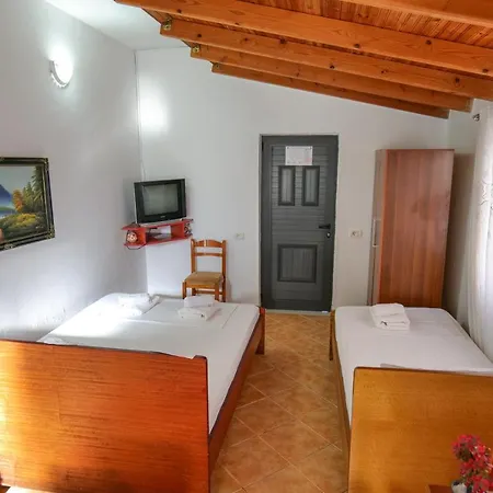 Gerard Apartment