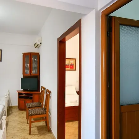 Gerard Apartment